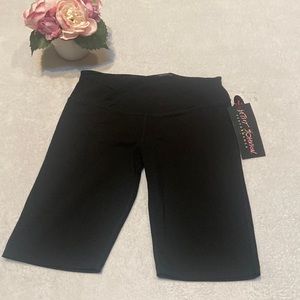 NWT BETSEY JOHNSON Performance Size M Black Bike Shorts MSRP $45